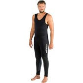 Cressi Fisterra 5mm 2-piece full wetsuit displayed on a model, showing the wetsuit’s thickness and fit for cold water diving.
