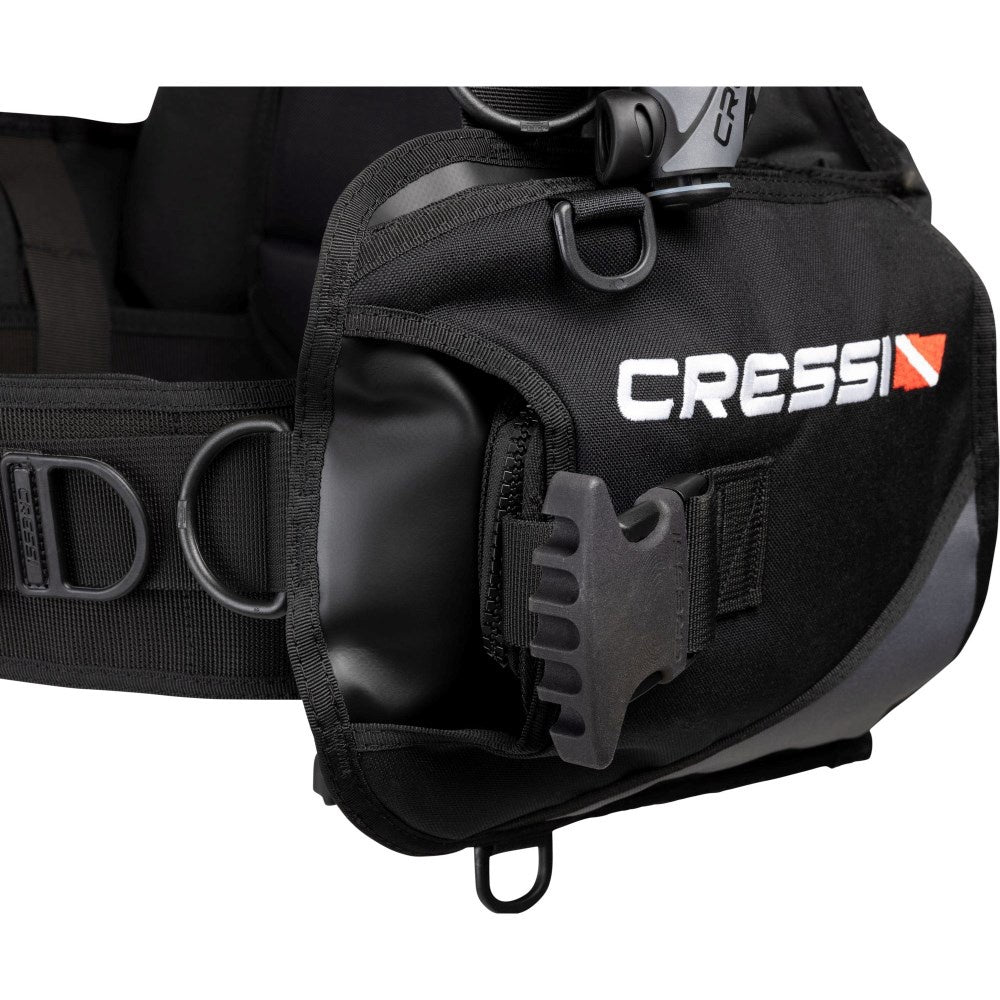 Cressi Solid Plus Jacket Style BCD in XS, featuring adjustable straps and integrated weight system for scuba diving.