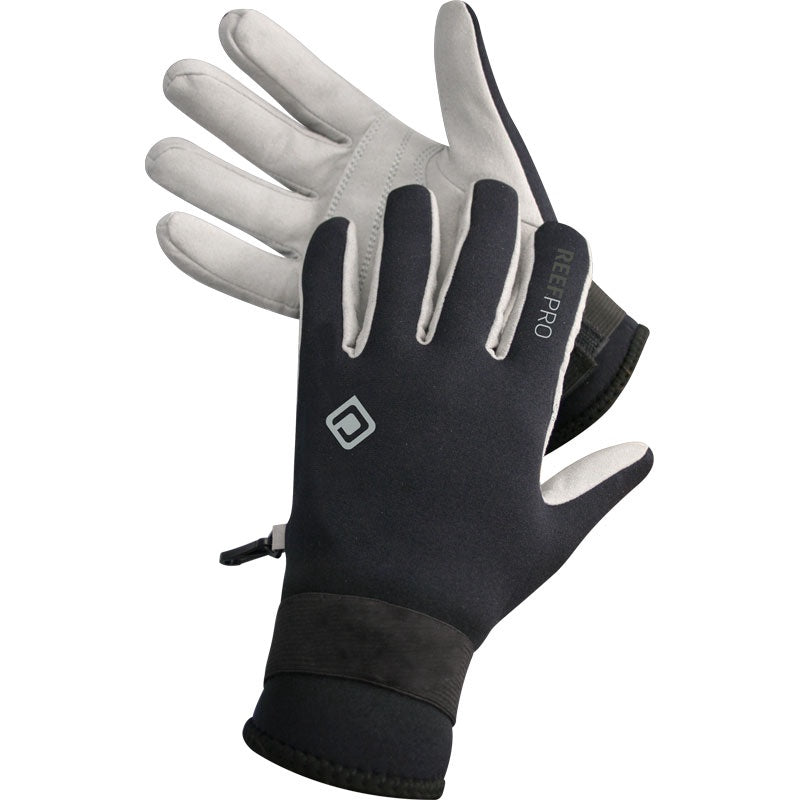 Ocean Pro Reef Gloves in size XS, durable gloves designed for reef diving and underwater exploration by Ocean Pro.